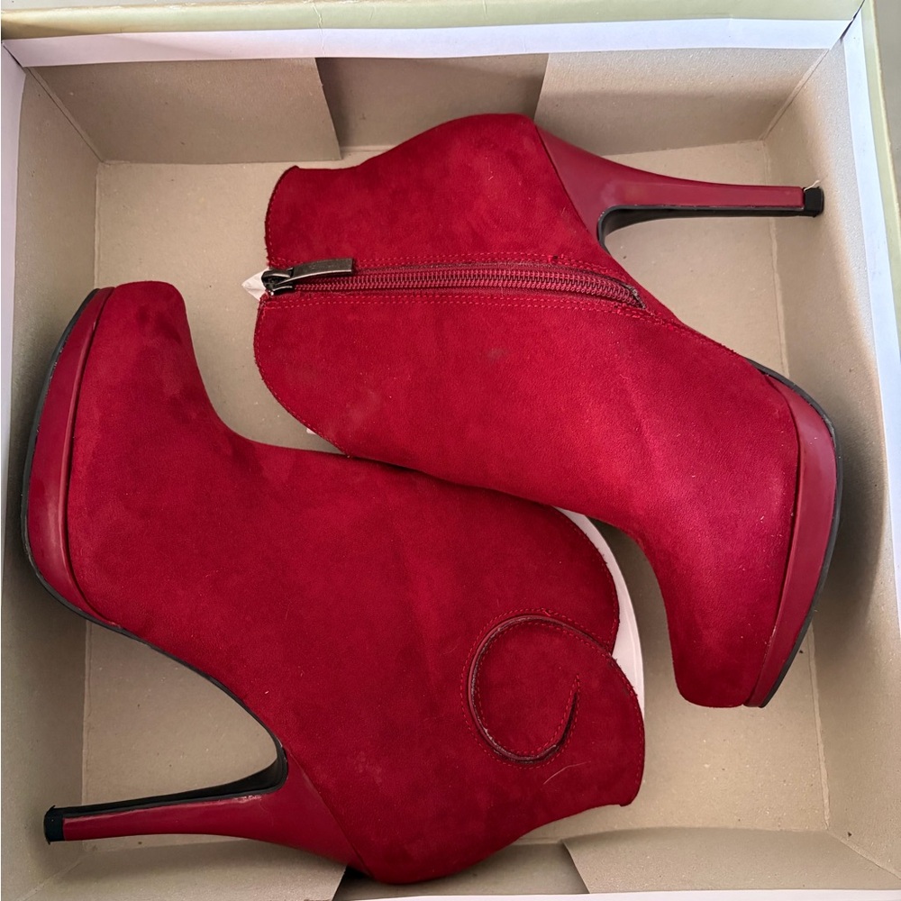 Limelight Vone Red Suede Ankle Boots